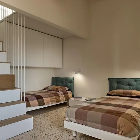 Centro Storico, Esclusivo, 4' Piano Senza Ascensore, Auto E Posto Auto Su Richiesta