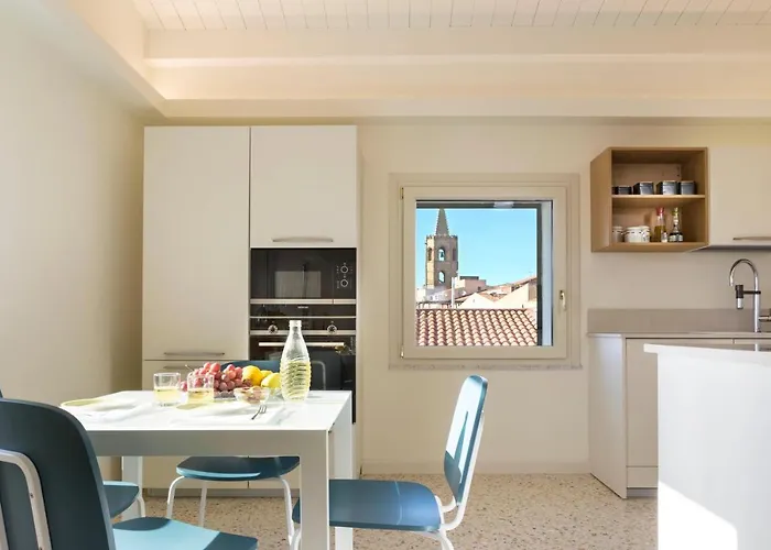 公寓 Centro Storico, Esclusivo, 4' Piano Senza Ascensore, Auto E Posto Auto Su Richiesta *